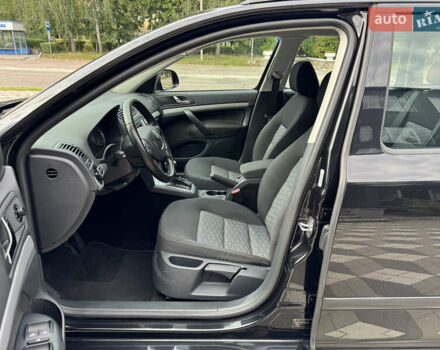 Черный Шкода Октавия, объемом двигателя 2 л и пробегом 229 тыс. км за 10200 $, фото 31 на Automoto.ua