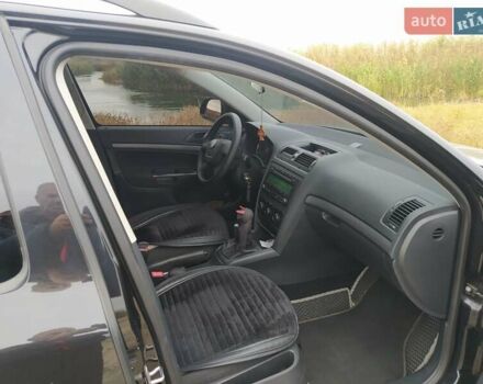 Черный Шкода Октавия, объемом двигателя 1.6 л и пробегом 245 тыс. км за 8800 $, фото 6 на Automoto.ua