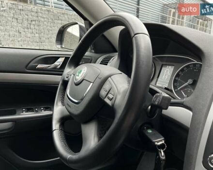 Черный Шкода Октавия, объемом двигателя 1.8 л и пробегом 195 тыс. км за 9750 $, фото 14 на Automoto.ua