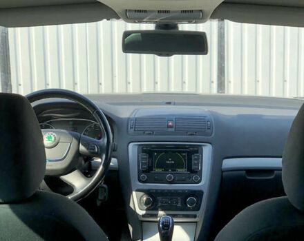 Шкода Октавия 2012 в Полтаве на Automoto.ua Черный Шкода Октавия, объемом двигателя 1.39 л и пробегом 250 тыс. км за 6900 $, фото 5 на Automoto.ua