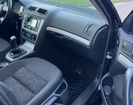 Шкода Октавия 2012 в Ровно на Automoto.ua Черный Шкода Октавия, объемом двигателя 1.6 л и пробегом 181 тыс. км за 9750 $, фото 27 на Automoto.ua