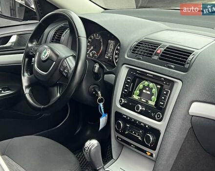 Черный Шкода Октавия, объемом двигателя 2 л и пробегом 234 тыс. км за 8899 $, фото 55 на Automoto.ua