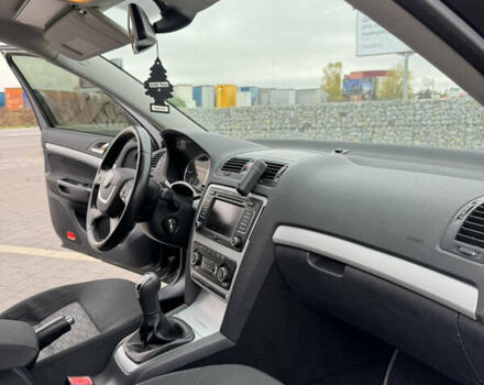 Черный Шкода Октавия, объемом двигателя 1.6 л и пробегом 264 тыс. км за 7850 $, фото 29 на Automoto.ua