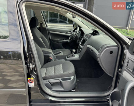 Черный Шкода Октавия, объемом двигателя 2 л и пробегом 229 тыс. км за 10200 $, фото 62 на Automoto.ua