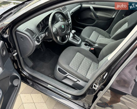 Черный Шкода Октавия, объемом двигателя 2 л и пробегом 229 тыс. км за 10200 $, фото 46 на Automoto.ua