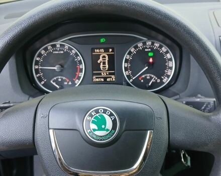 Черный Шкода Октавия, объемом двигателя 1.6 л и пробегом 240 тыс. км за 8800 $, фото 7 на Automoto.ua