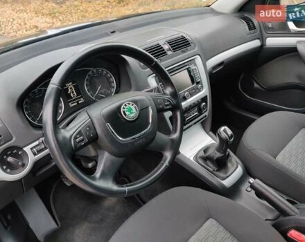 Черный Шкода Октавия, объемом двигателя 1.6 л и пробегом 228 тыс. км за 8600 $, фото 12 на Automoto.ua