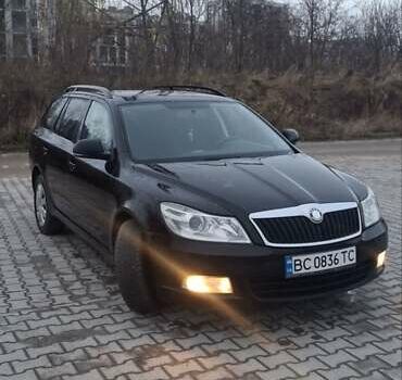 Черный Шкода Октавия, объемом двигателя 2 л и пробегом 294 тыс. км за 7800 $, фото 2 на Automoto.ua