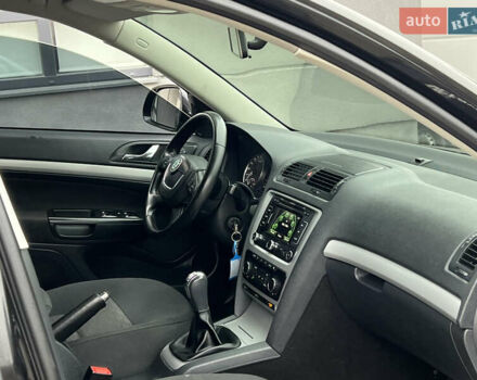 Черный Шкода Октавия, объемом двигателя 2 л и пробегом 234 тыс. км за 8899 $, фото 53 на Automoto.ua