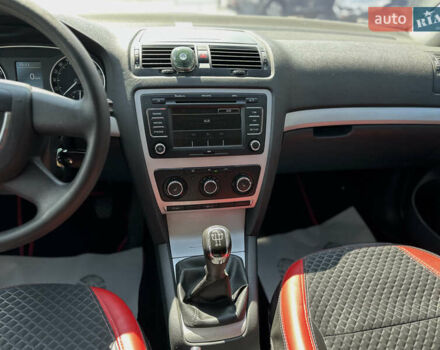 Черный Шкода Октавия, объемом двигателя 1.6 л и пробегом 324 тыс. км за 7999 $, фото 36 на Automoto.ua