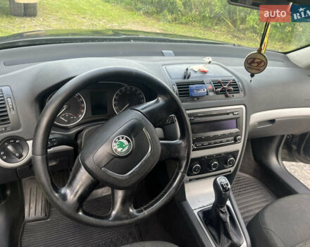 Шкода Октавия 2012 в Мукачеве на Automoto.ua Черный Шкода Октавия, объемом двигателя 1.6 л и пробегом 280 тыс. км за 7700 $, фото 8 на Automoto.ua