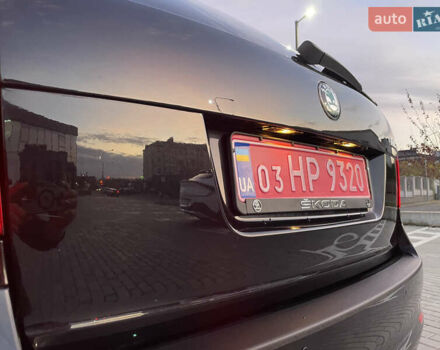 Чорний Шкода Октавія, об'ємом двигуна 2 л та пробігом 228 тис. км за 10799 $, фото 14 на Automoto.ua