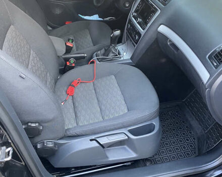 Черный Шкода Октавия, объемом двигателя 1.6 л и пробегом 269 тыс. км за 9200 $, фото 10 на Automoto.ua