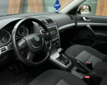 Черный Шкода Октавия, объемом двигателя 1.8 л и пробегом 195 тыс. км за 9750 $, фото 5 на Automoto.ua