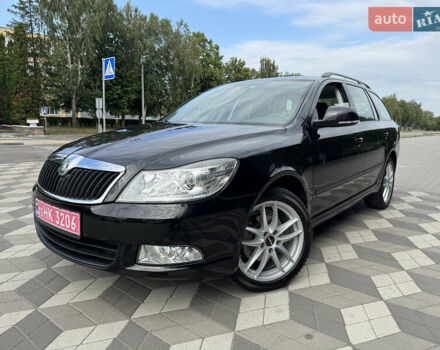 Черный Шкода Октавия, объемом двигателя 2 л и пробегом 229 тыс. км за 10200 $, фото 2 на Automoto.ua