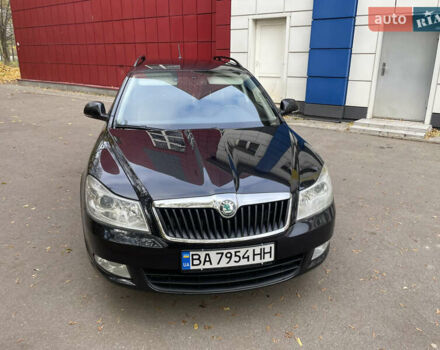 Черный Шкода Октавия, объемом двигателя 1.39 л и пробегом 212 тыс. км за 7777 $, фото 3 на Automoto.ua
