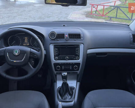 Черный Шкода Октавия, объемом двигателя 1.6 л и пробегом 290 тыс. км за 7900 $, фото 16 на Automoto.ua