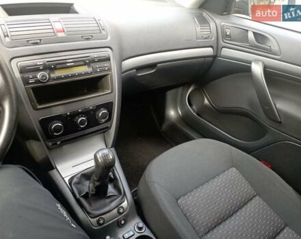 Шкода Октавия 2012 в Луцке на Automoto.ua Черный Шкода Октавия, объемом двигателя 1.6 л и пробегом 168 тыс. км за 6850 $, фото 7 на Automoto.ua