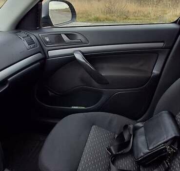 Черный Шкода Октавия, объемом двигателя 2 л и пробегом 294 тыс. км за 7800 $, фото 35 на Automoto.ua