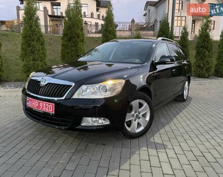 Чорний Шкода Октавія, об'ємом двигуна 2 л та пробігом 228 тис. км за 10799 $, фото 3 на Automoto.ua