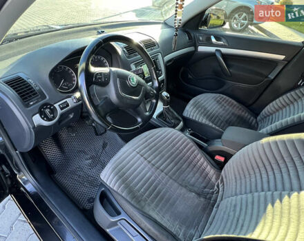 Чорний Шкода Октавія, об'ємом двигуна 1.6 л та пробігом 219 тис. км за 8200 $, фото 10 на Automoto.ua