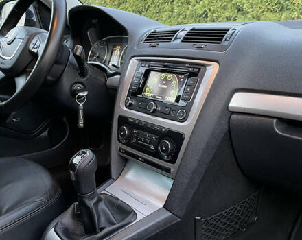 Чорний Шкода Октавія, об'ємом двигуна 2 л та пробігом 228 тис. км за 10799 $, фото 61 на Automoto.ua