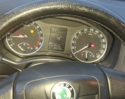 Черный Шкода Октавия, объемом двигателя 2 л и пробегом 294 тыс. км за 7800 $, фото 5 на Automoto.ua