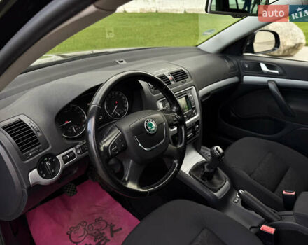 Шкода Октавия 2012 в Луцке на Automoto.ua Черный Шкода Октавия, объемом двигателя 1.6 л и пробегом 182 тыс. км за 9799 $, фото 10 на Automoto.ua