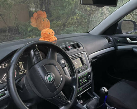 Чорний Шкода Октавія, об'ємом двигуна 1.6 л та пробігом 270 тис. км за 7800 $, фото 3 на Automoto.ua
