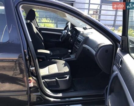 Чорний Шкода Октавія, об'ємом двигуна 1.8 л та пробігом 273 тис. км за 6799 $, фото 7 на Automoto.ua