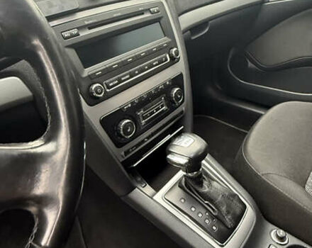 Чорний Шкода Октавія, об'ємом двигуна 1.8 л та пробігом 247 тис. км за 7499 $, фото 9 на Automoto.ua