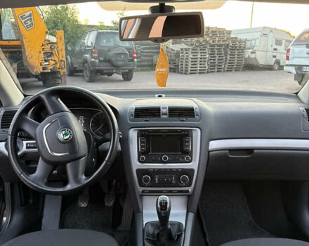 Черный Шкода Октавия, объемом двигателя 1.6 л и пробегом 255 тыс. км за 9100 $, фото 49 на Automoto.ua