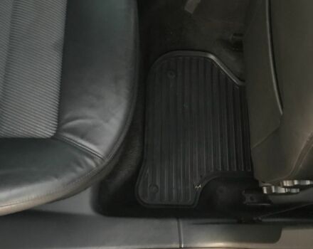 Черный Шкода Октавия, объемом двигателя 2 л и пробегом 312 тыс. км за 9100 $, фото 6 на Automoto.ua