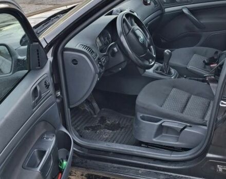 Черный Шкода Октавия, объемом двигателя 2 л и пробегом 294 тыс. км за 7800 $, фото 6 на Automoto.ua