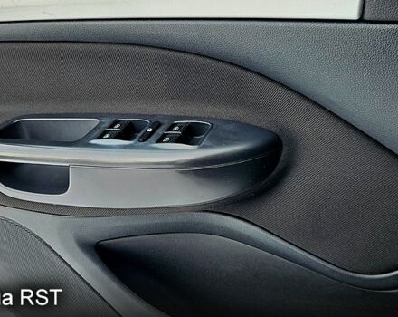 Черный Шкода Октавия, объемом двигателя 2 л и пробегом 153 тыс. км за 7800 $, фото 10 на Automoto.ua