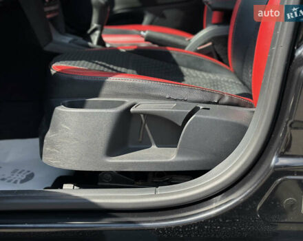 Черный Шкода Октавия, объемом двигателя 1.6 л и пробегом 324 тыс. км за 7999 $, фото 25 на Automoto.ua