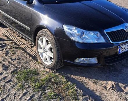 Черный Шкода Октавия, объемом двигателя 1.6 л и пробегом 130 тыс. км за 9000 $, фото 5 на Automoto.ua