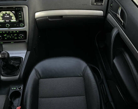 Чорний Шкода Октавія, об'ємом двигуна 2 л та пробігом 228 тис. км за 10799 $, фото 127 на Automoto.ua