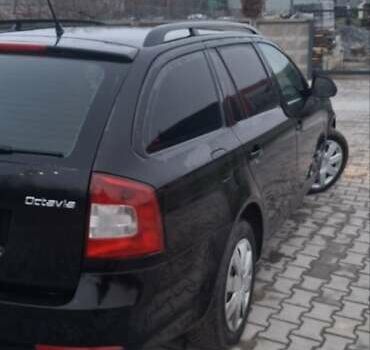 Черный Шкода Октавия, объемом двигателя 2 л и пробегом 294 тыс. км за 7800 $, фото 4 на Automoto.ua