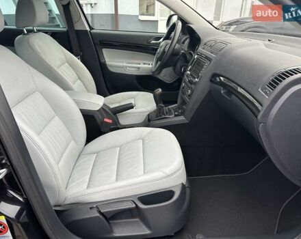 Черный Шкода Октавия, объемом двигателя 2 л и пробегом 220 тыс. км за 12500 $, фото 52 на Automoto.ua