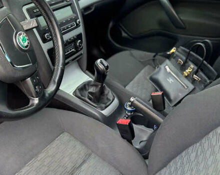 Чорний Шкода Октавія, об'ємом двигуна 1.97 л та пробігом 222 тис. км за 10500 $, фото 9 на Automoto.ua