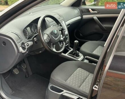 Черный Шкода Октавия, объемом двигателя 1.6 л и пробегом 218 тыс. км за 8450 $, фото 27 на Automoto.ua