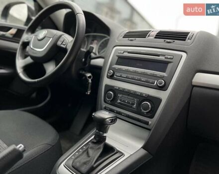 Черный Шкода Октавия, объемом двигателя 1.8 л и пробегом 195 тыс. км за 9750 $, фото 27 на Automoto.ua