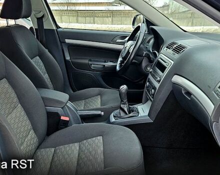 Черный Шкода Октавия, объемом двигателя 2 л и пробегом 153 тыс. км за 7800 $, фото 4 на Automoto.ua