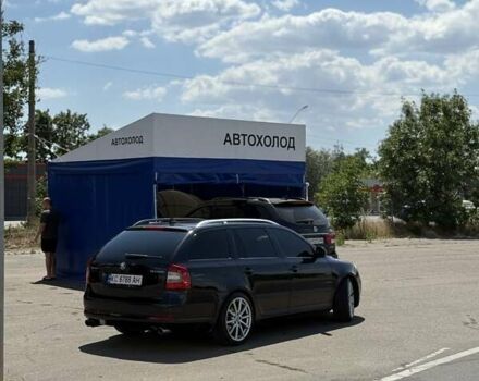 Чорний Шкода Октавія, об'ємом двигуна 2 л та пробігом 330 тис. км за 9800 $, фото 5 на Automoto.ua