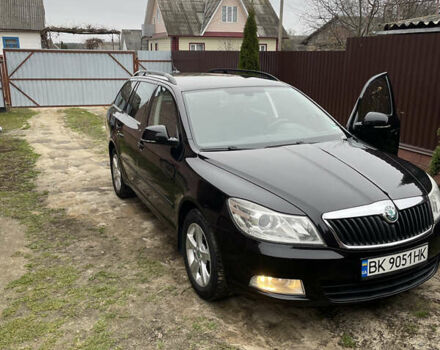Чорний Шкода Октавія, об'ємом двигуна 1.6 л та пробігом 266 тис. км за 8000 $, фото 1 на Automoto.ua