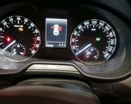 Черный Шкода Октавия, объемом двигателя 1.6 л и пробегом 253 тыс. км за 10700 $, фото 9 на Automoto.ua