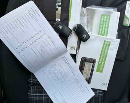 Черный Шкода Октавия, объемом двигателя 2 л и пробегом 217 тыс. км за 10550 $, фото 75 на Automoto.ua