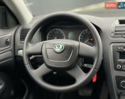 Черный Шкода Октавия, объемом двигателя 1.6 л и пробегом 258 тыс. км за 8500 $, фото 19 на Automoto.ua