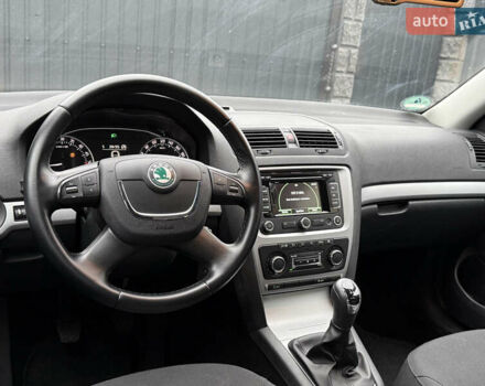 Черный Шкода Октавия, объемом двигателя 1.6 л и пробегом 207 тыс. км за 8999 $, фото 28 на Automoto.ua